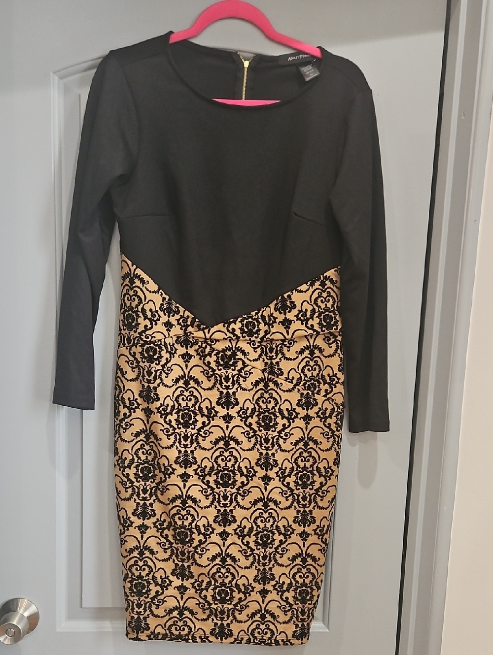 Black and Gold Patterned Sheath Dress - Unknown Brand